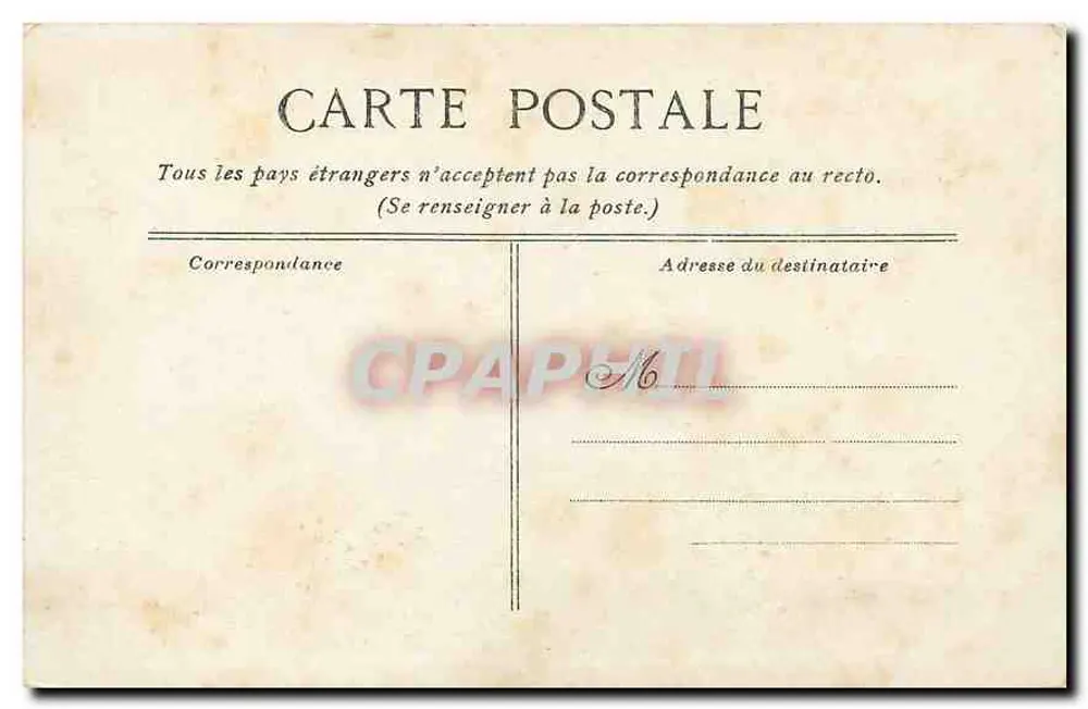 Paris — A cour do museu Carnavalet — L. Véc - Verso