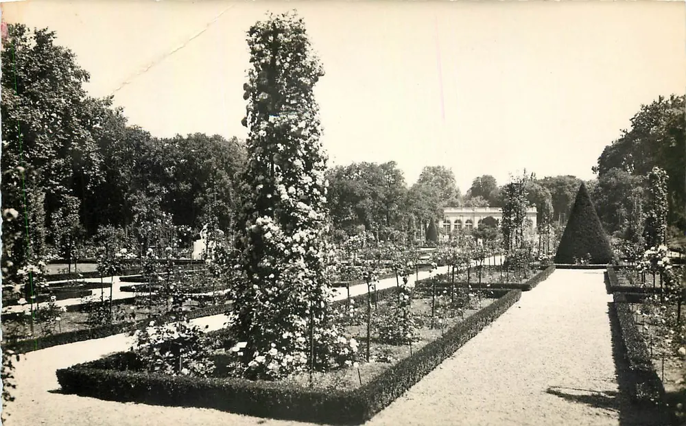 Paris-Bagatelle — A Rosaleda — A.C. 8, Foto Real - Frente