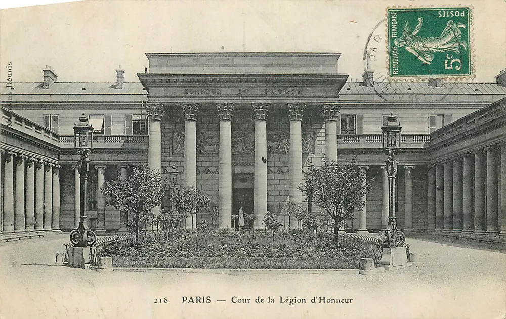 PARIS — Cour de la Légion d'Honneur — M. Plénis, n°216 - Recto