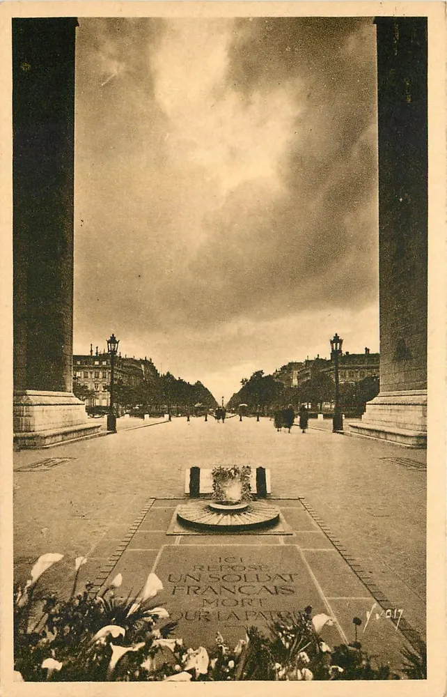 Tombeau du Soldat Inconnu — Arc de Triomphe — Les Éditions d'Art WYON - Recto
