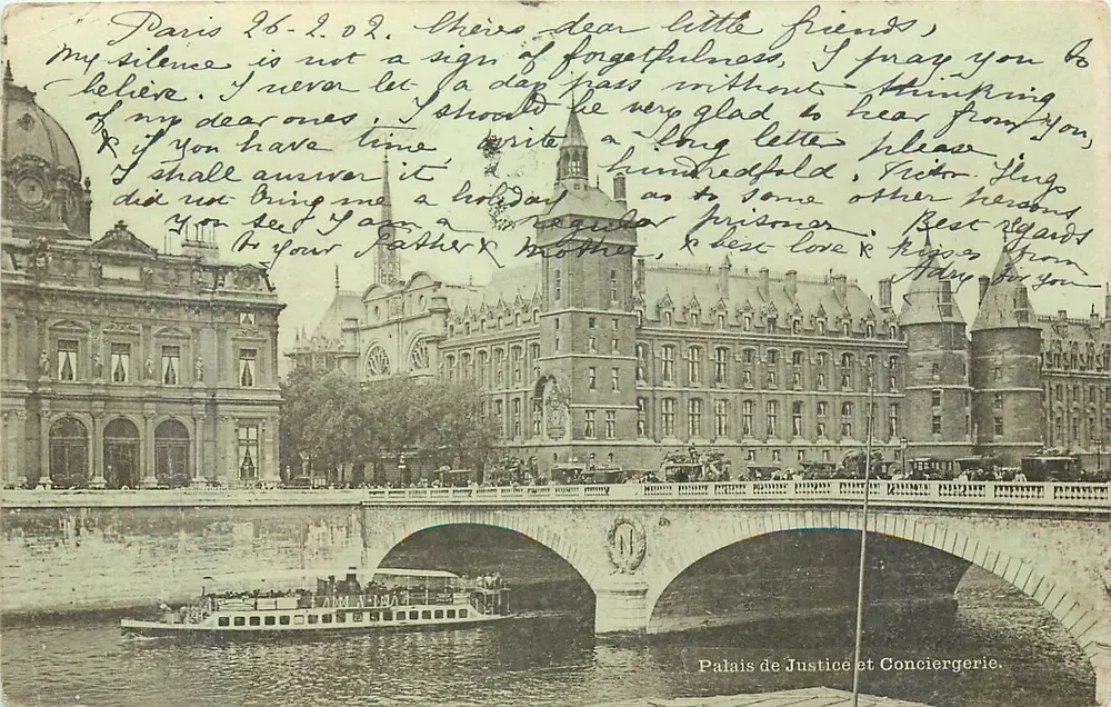 Palácio da Justiça e Conciergerie — Paris — editor não visível - Frente