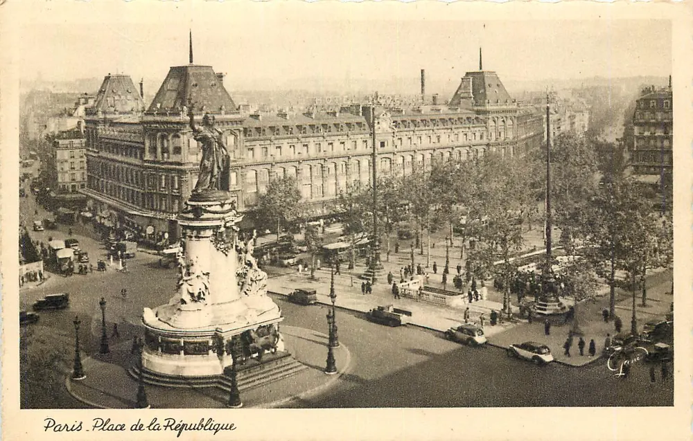 Paris - Place de la République — estátua central e edifícios — Photolux n°1074 - Frente