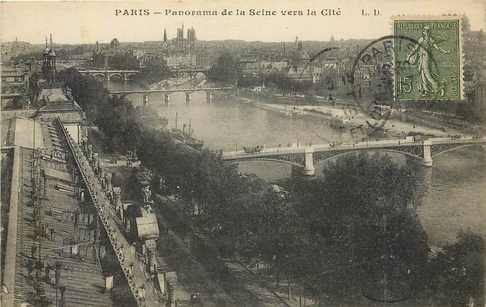 PARIS — Panorama da Seine em direção à Cité — L. D. - Frente