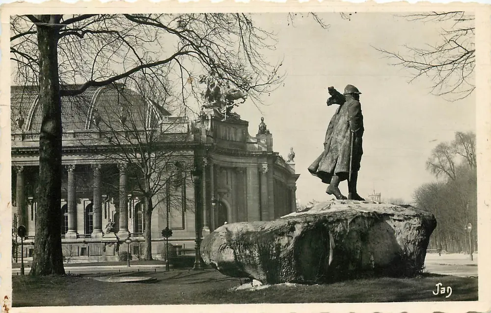 Paris - Die Champs-Élysées, das Grand Palais und die Statue von G. Clemenceau — Éditions F. Fleury - Vorderseite