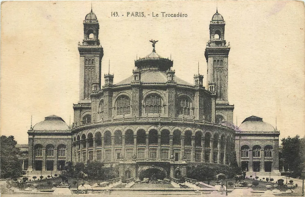 Paris - A Vista do Trocadéro — editor desconhecido, n° de série 143 - Frente