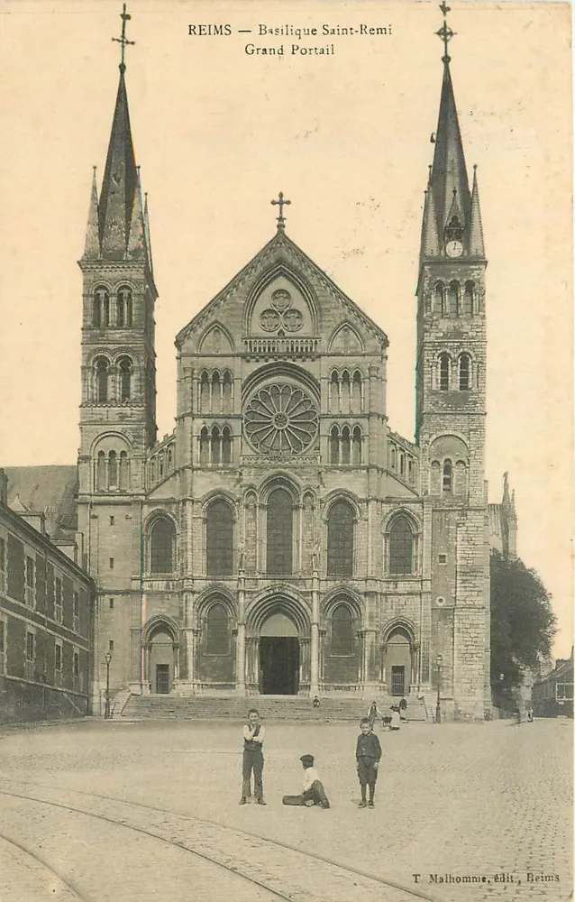 Reims — Basilique Saint-Remi Grand Portail — T. Malhomme, édit. Reims - Recto