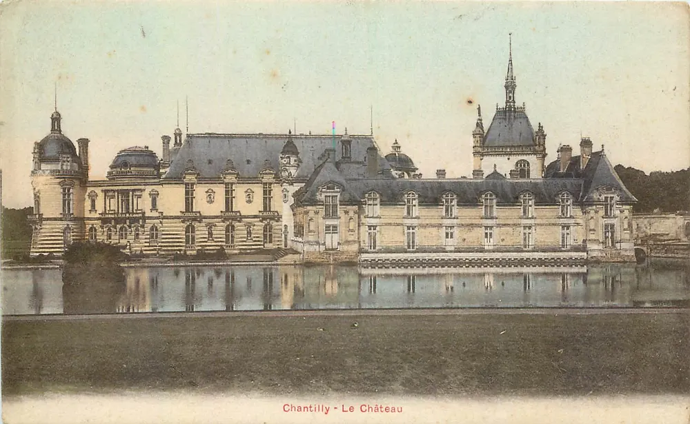Chantilly - O Castelo — vista do castelo refletido na água — editor Simlaquarella & Brèger Frères - Frente