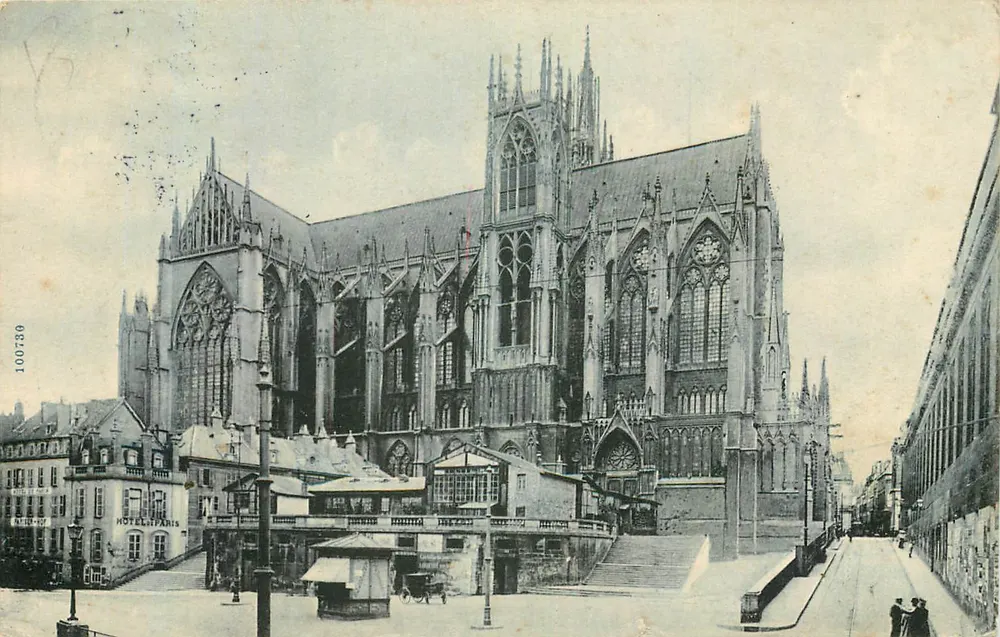 Metz — A Catedral — Hotel Paris - Frente