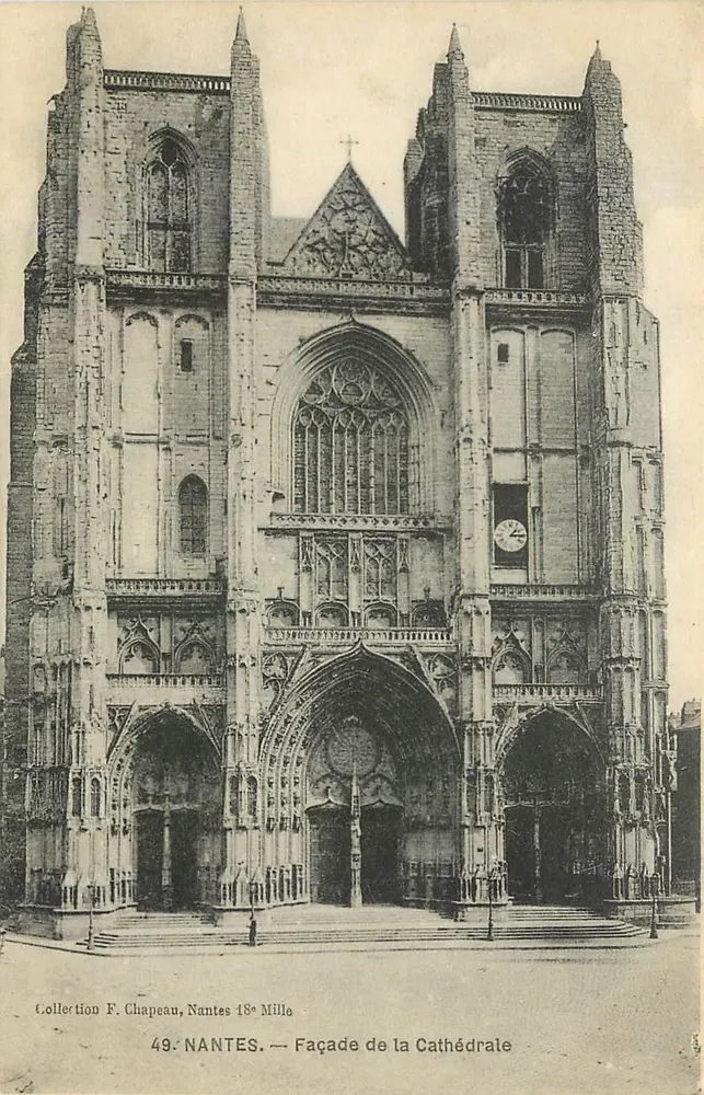NANTES — Facha da Catedral — Coleção F. Chapeau, Nantes 18e Mille - Frente