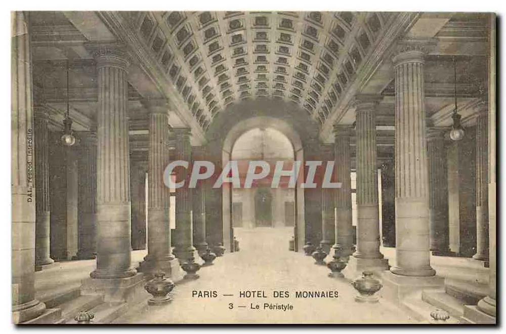 Paris — Hotel das Moedas — O Pórtico - Frente