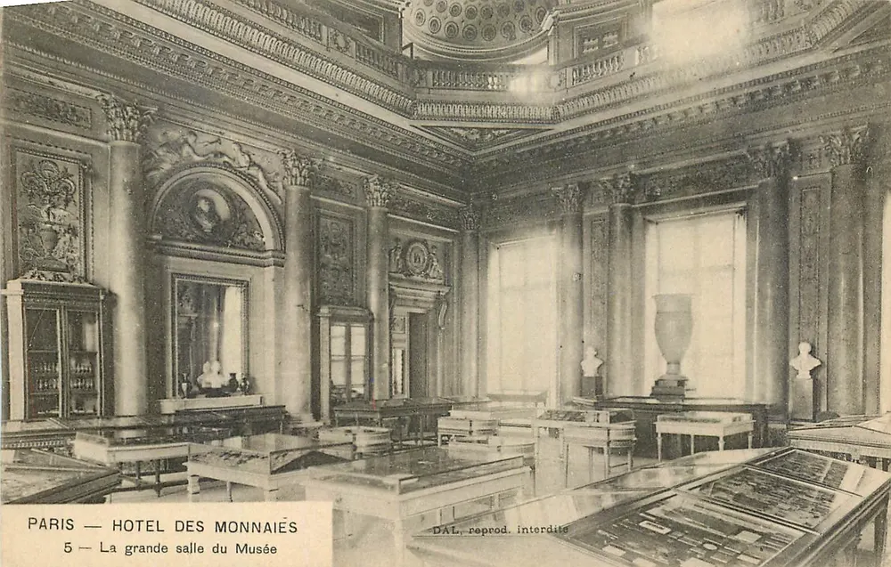 Paris — Münzhof — Die Große Halle Des Museums — DAL - Vorderseite