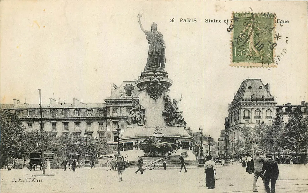 Paris - Estátua e Praça da República — J. M. T. Paris, n°26 - Frente