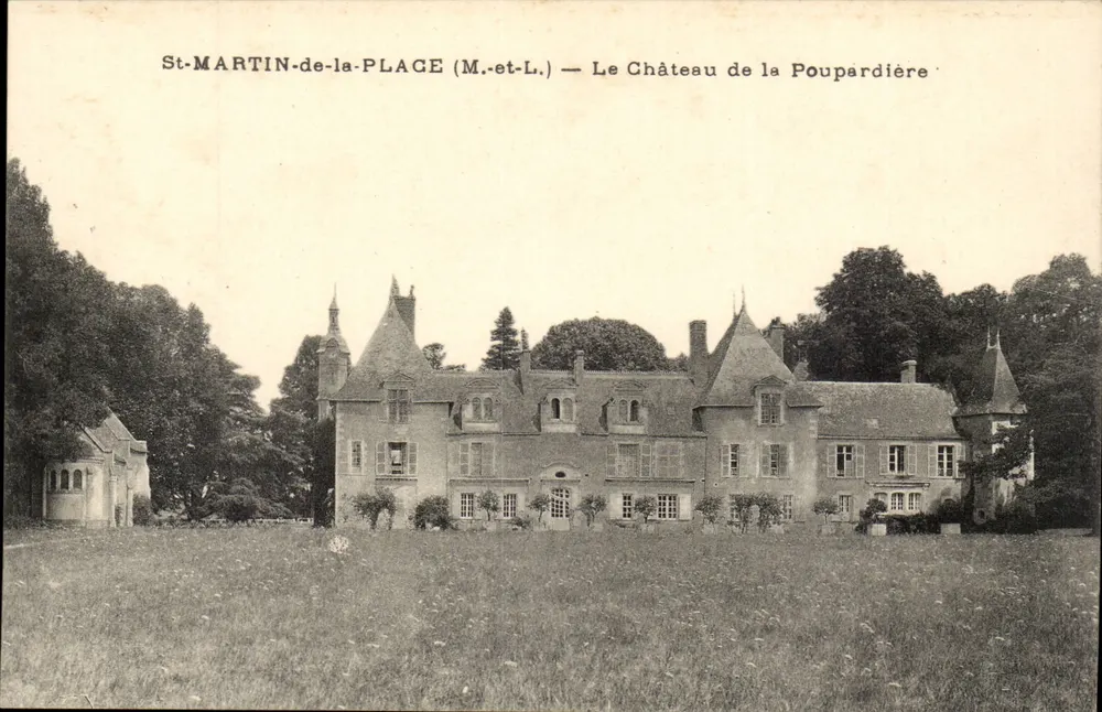 St-MARTIN-de-la-PLACE (M.-et-L.) – Schloss Poupardière - Vorderseite