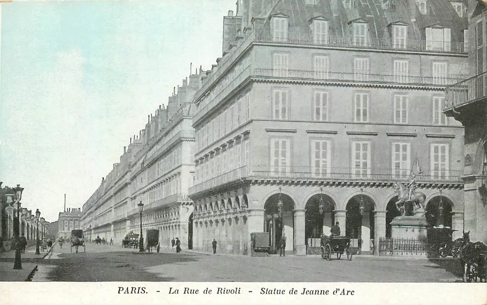 Paris - La Rue de Rivoli - Statue de Jeanne d'Arc - Recto