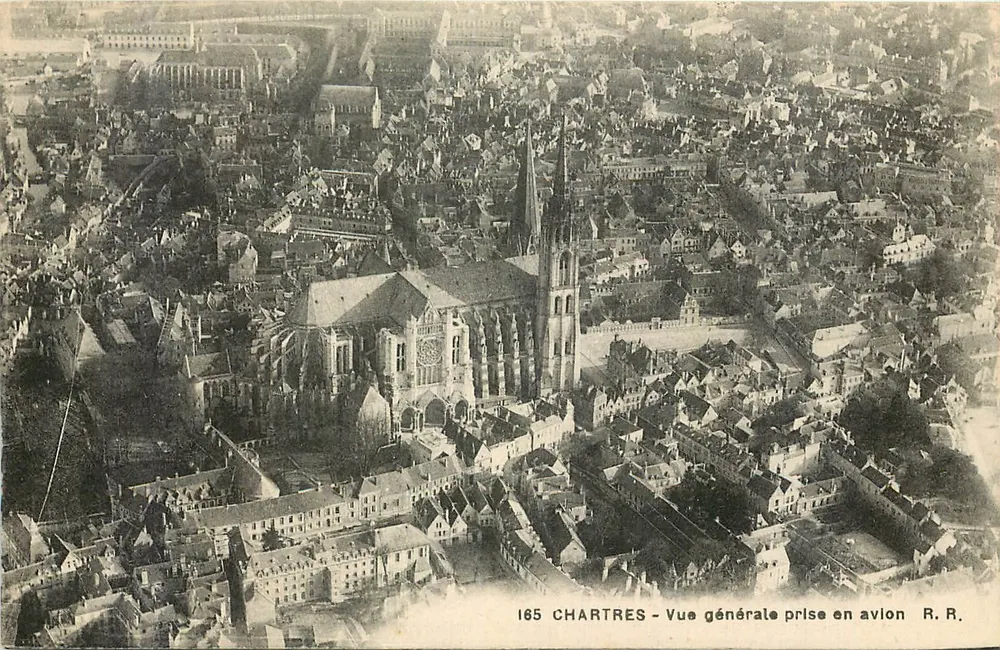 Chartres — Vista geral tirada de avião — R. R. - Frente