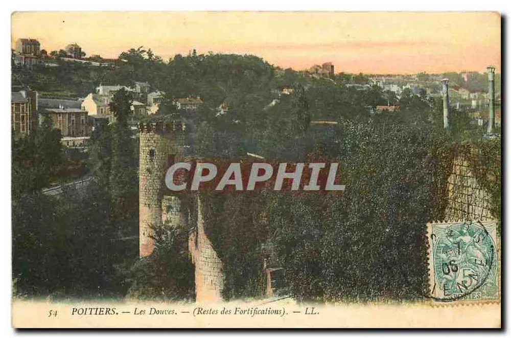 Poitiers — Les Douves — (Restes des Fortifications) — LL. - Frente