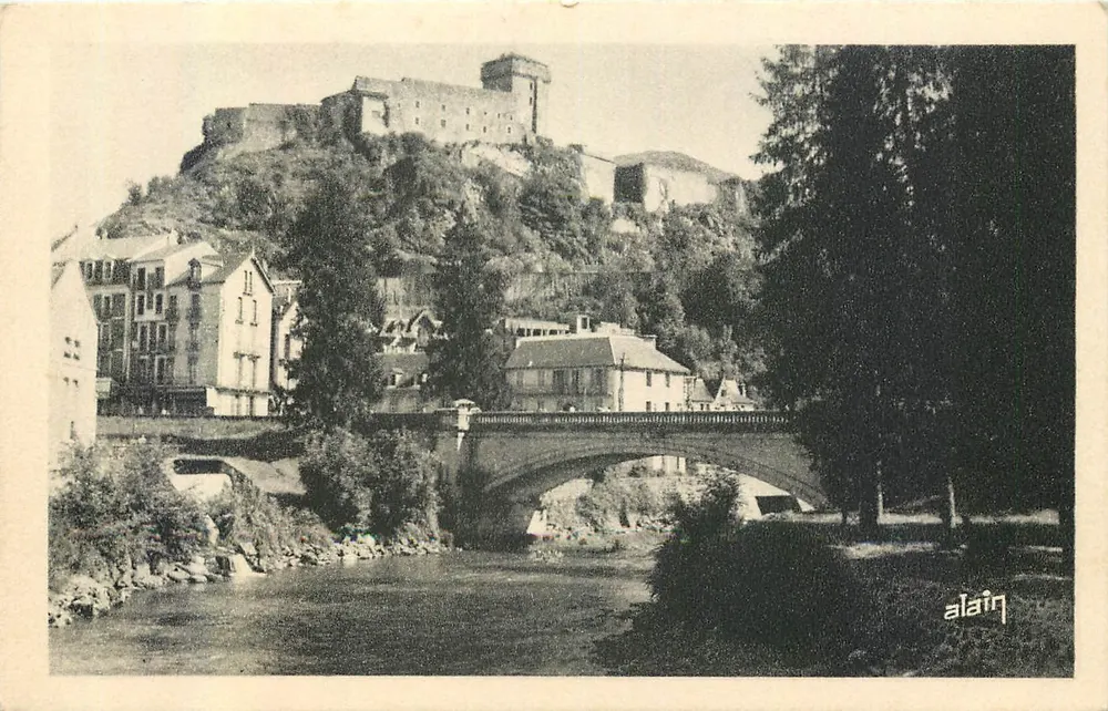 Lourdes — Le Château Fort et le Cave — Éditions d'Art C. L. D., Lourdes - Recto