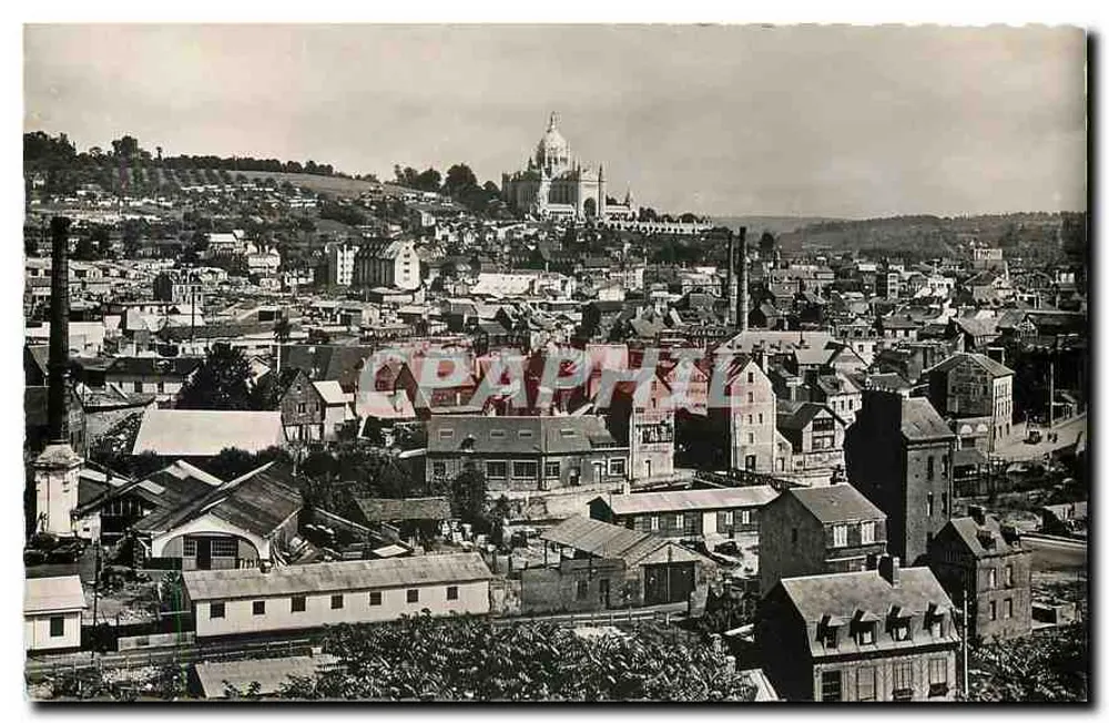 Lisieux — Allgemeiner Blick — Im Hintergrund die Basilika - Vorderseite