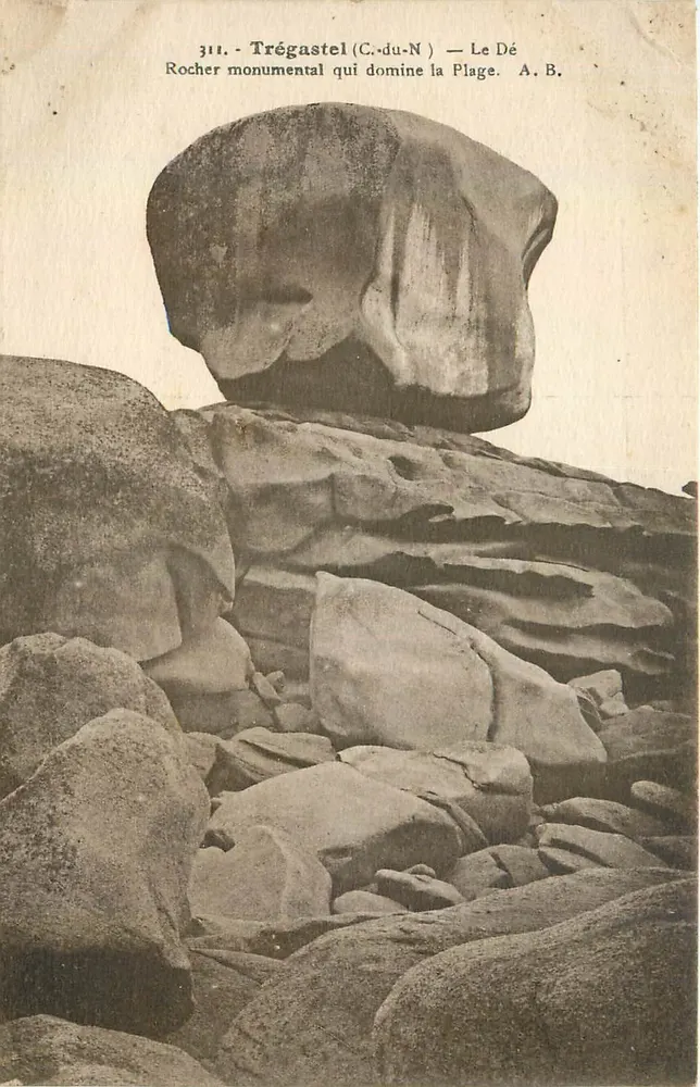 Trégastel (C.-du-N) — Der Dé, monumentaler Felsen über der Strand — A. B. - Vorderseite