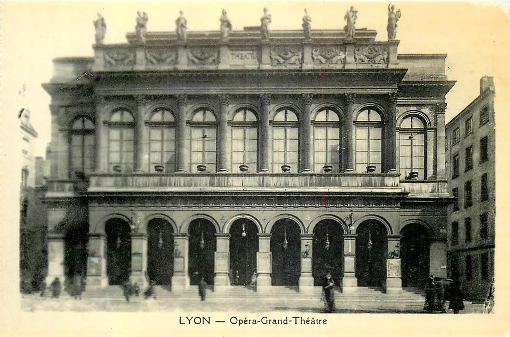 LYON — Ópera-Grande-Teatro — vista da fachada - Frente