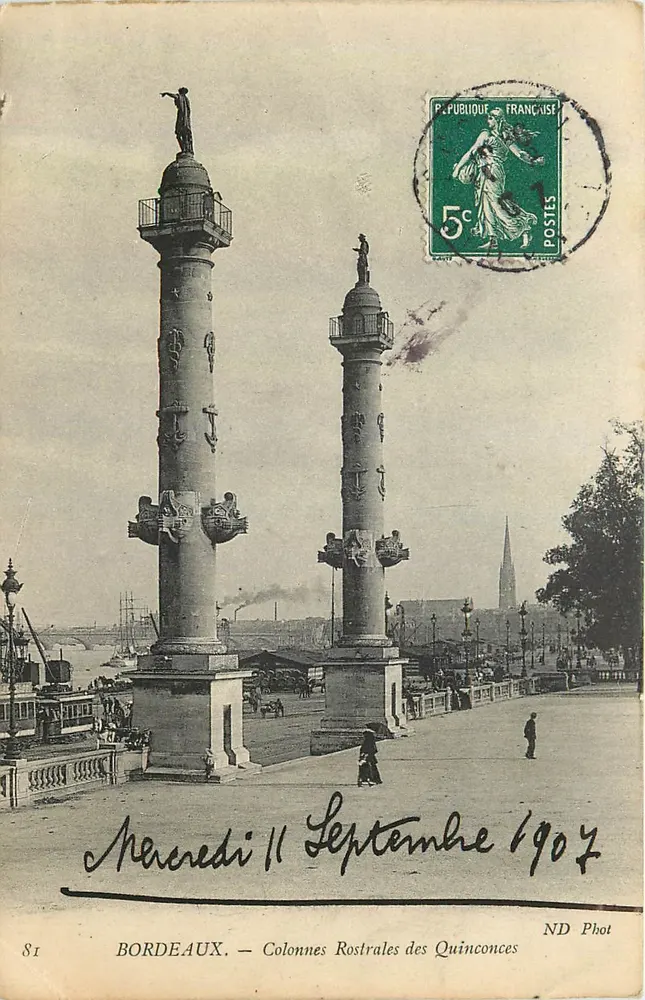 Bordeaux — Colunas Rostrais dos Quinconces — ND Phot, n°81 - Frente