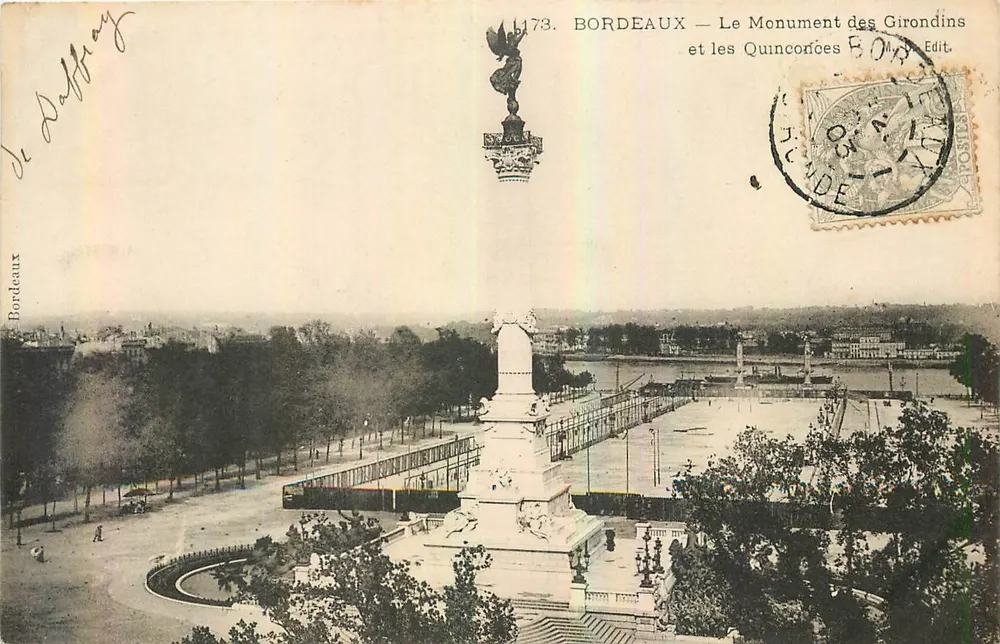 Bordeaux — Le Monument des Girondins et les Quinconces — De Daffray - Recto