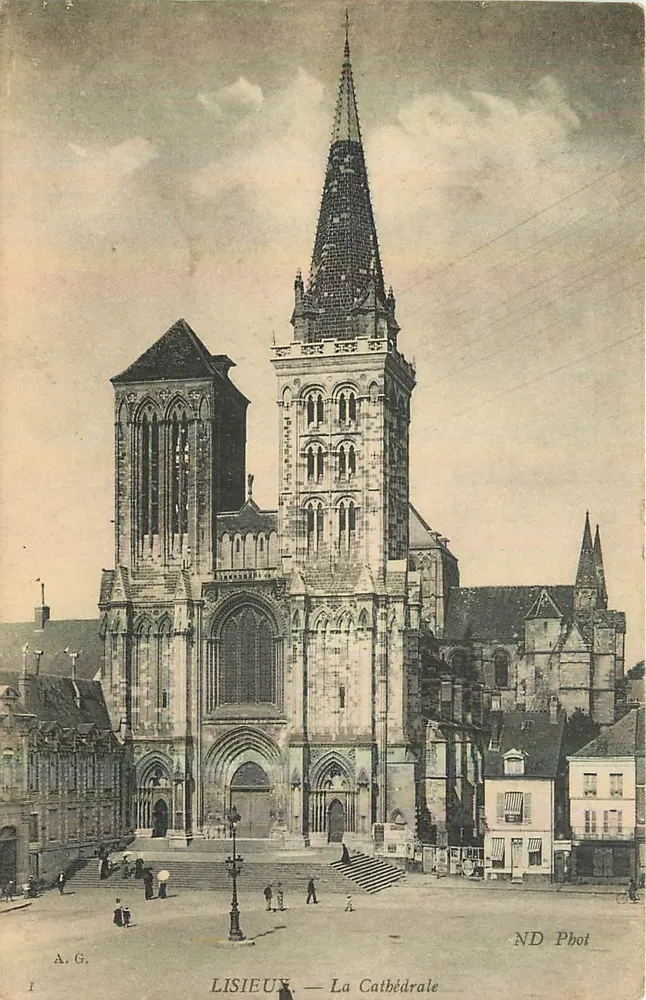 Lisieux — A Catedral — A.G. ND Phot - Frente