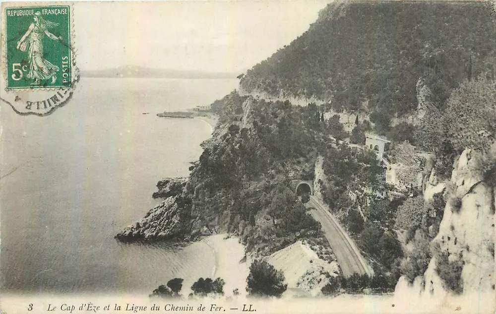 O Cap d'Èze e a Linha do Caminho de Ferro. — LL. - Frente