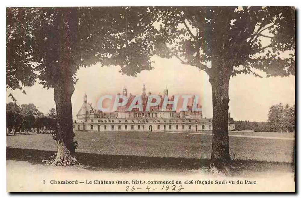 Chambord — Le Château (mon. hist.), commencé en 1526 (façade Sud) vu du Parc - Recto