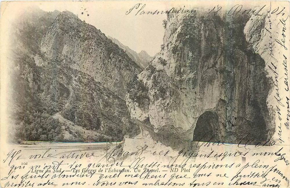 Gorges de l'Ebaudan — Vue des montagnes gigantesques — ND Phot - Recto