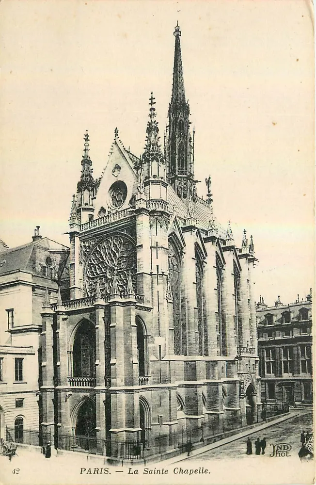 PARIS — A Santa Capela — ND Phot. - Frente