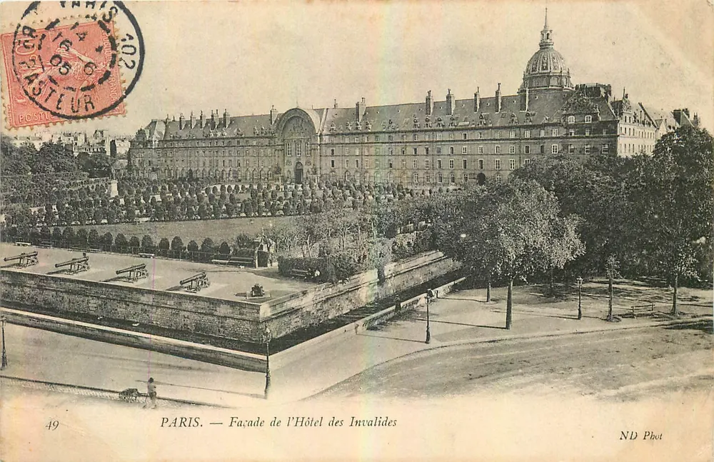 PARIS — Fachada do Hôtel des Invalides — ND Phot - Frente