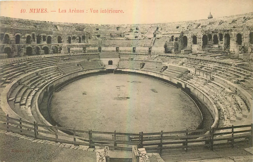 Nîmes — As Arenas : Vista interior. — Editor: Raphaël M. — N° 10 - Frente