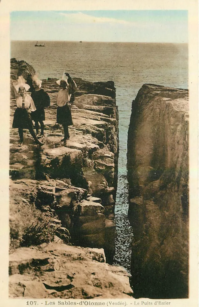 Les Sables-d'Olonne (Vendée) — Le Puits d'Enfer — Fototipia Jehly-Pouhin, Montagne, n°107 - Frente