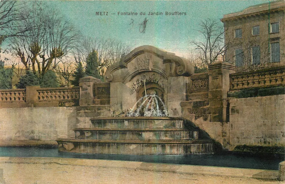 Metz — Fontaine du Jardin Boufflers — Éditeur C. Weber - Recto