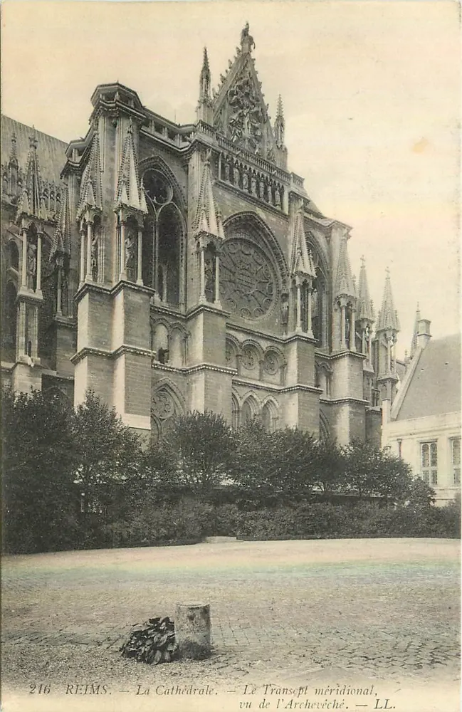 Reims — Die Kathedrale — Der südliche Transept, gesehen vom Erzbistum — LL - Vorderseite
