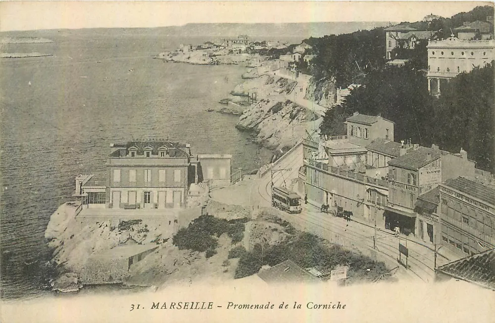 Marseille - Promenade de la Corniche — vista da costa com trêmio — editor Daze, n°31 - Frente