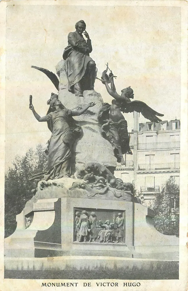 Monumento de Victor Hugo — Paris — editor não identificado, número de série não visível - Frente