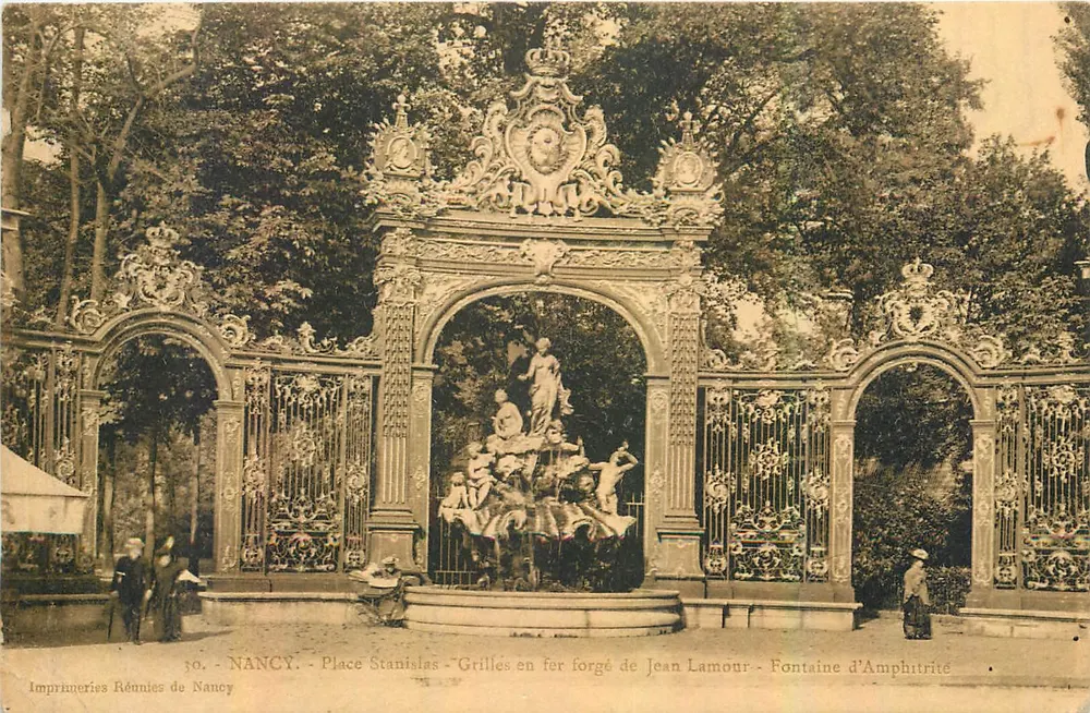 NANCY - Place Stanislas - Gietwerk van Jean Lamour - Fontein van Amphitrite - Voorkant