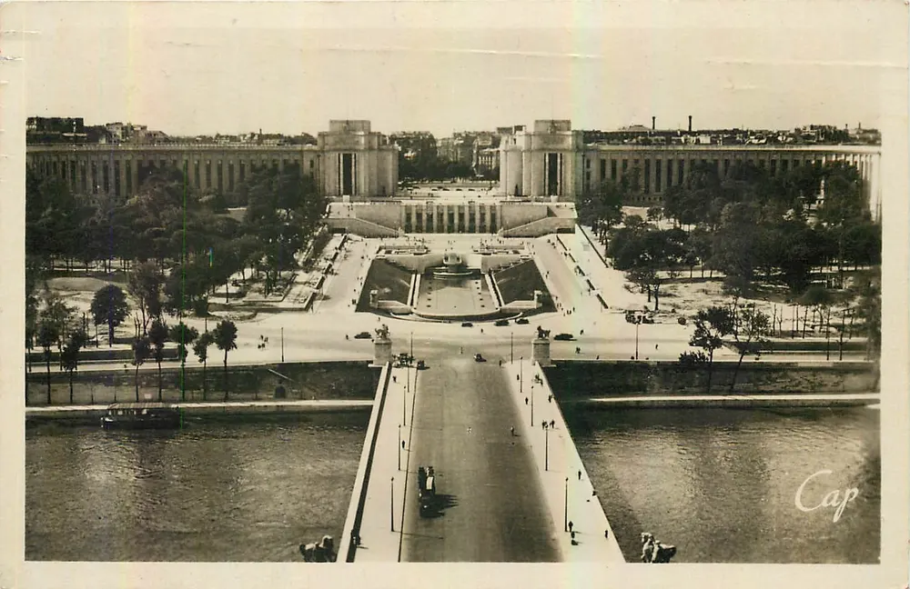 Palácio de Chaillot — Paris — editor Cap - Frente