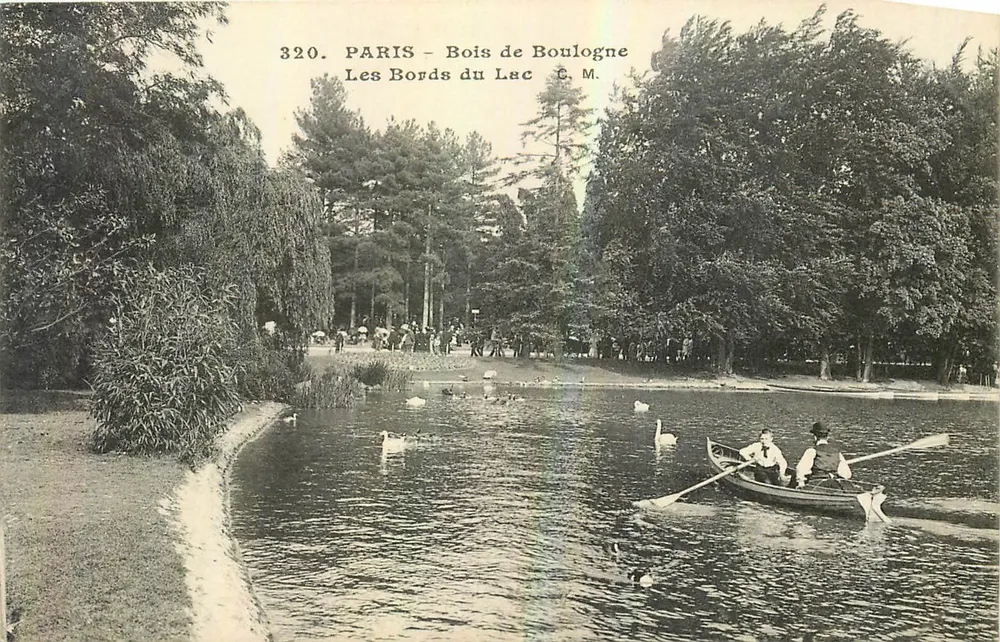 PARIS - Bois de Boulogne - Les Bords du Lac — C.M. n°320 - Recto