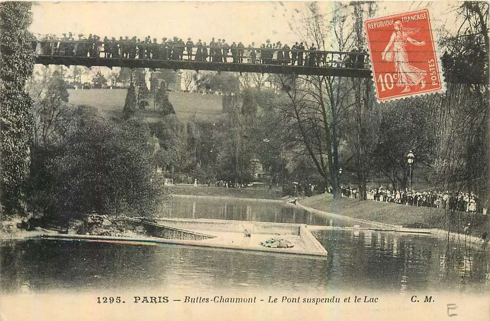 Paris - Buttes-Chaumont - Le Pont suspendu et le Lac — C. M. n°1295 - Recto