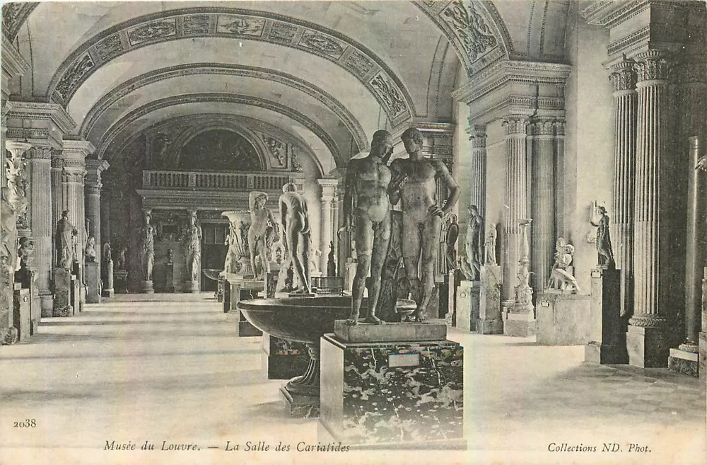 Museu do Louvre — A Sala das Cariatides — Coleções ND. Fot. n°2038 - Frente