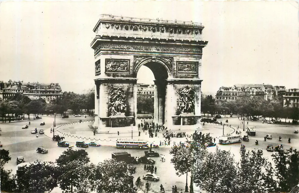 Arco do Triunfo — Paris — Edições do Globe, n°124 - Frente