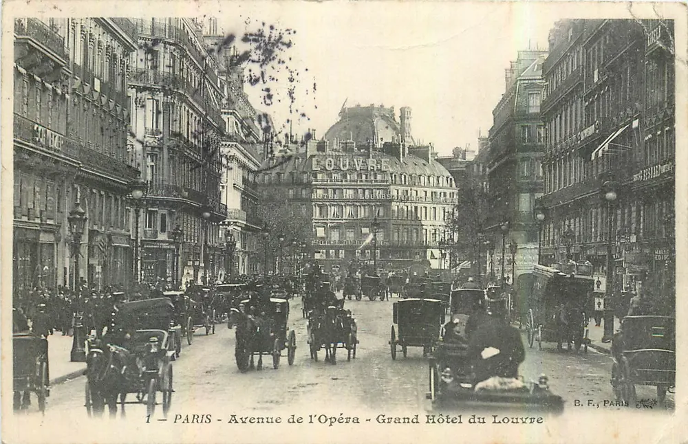 PARIS - Avenue de l'Opéra - Grand Hôtel du Louvre — éditeur B. F., Paris, n° 1 - Recto