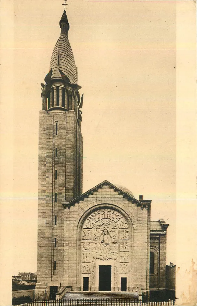 Paris — Kirche der Studenten (Sacré-Cœur) — Hauptfassade — Architekt Pierre Paquet - Vorderseite