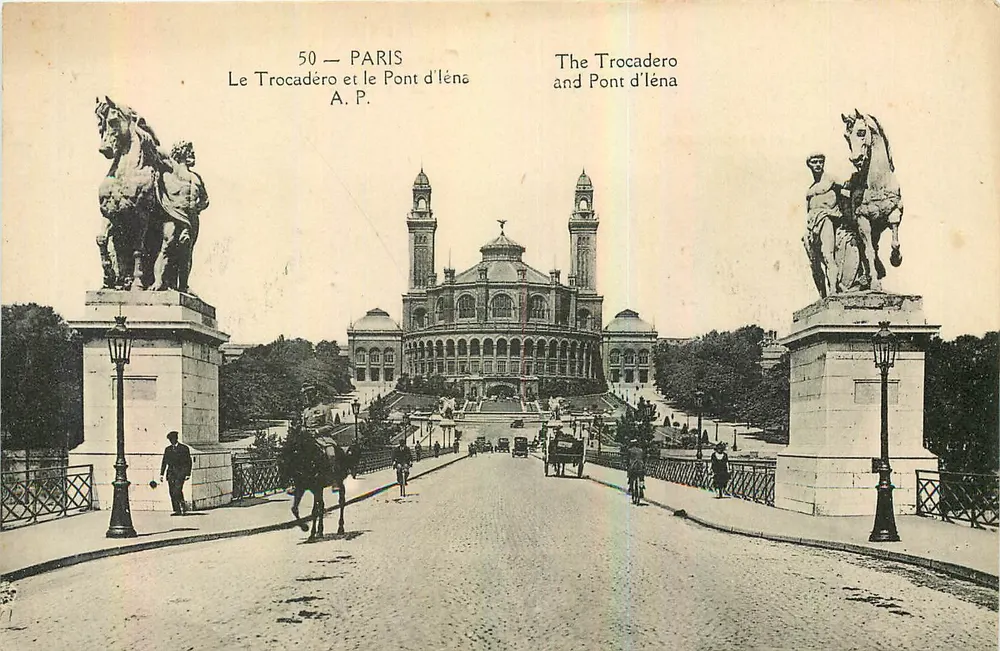Paris — Le Trocadéro et le Pont d'Éna — A.P. - Recto
