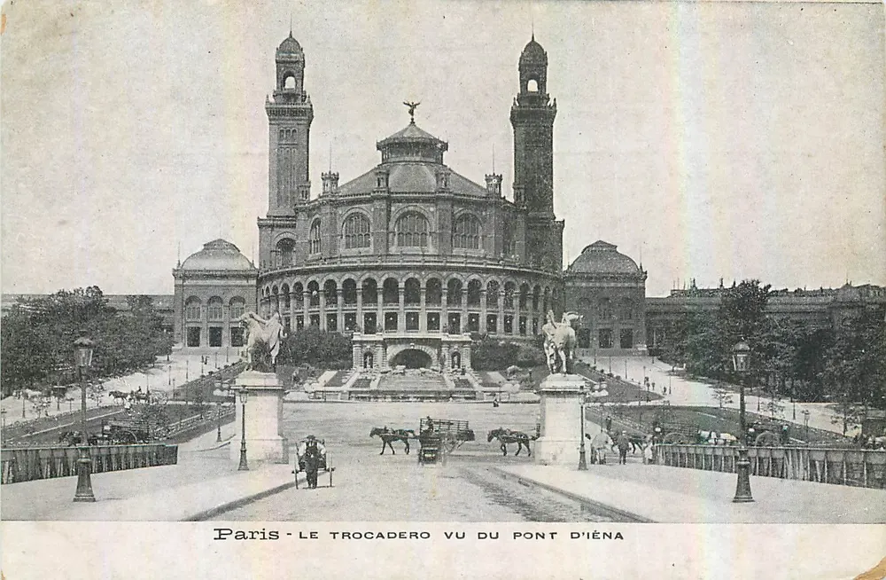 Paris - Le Trocadéro vu du Pont d'Iéna — éditeur non identifié, n° de série non visible - Recto