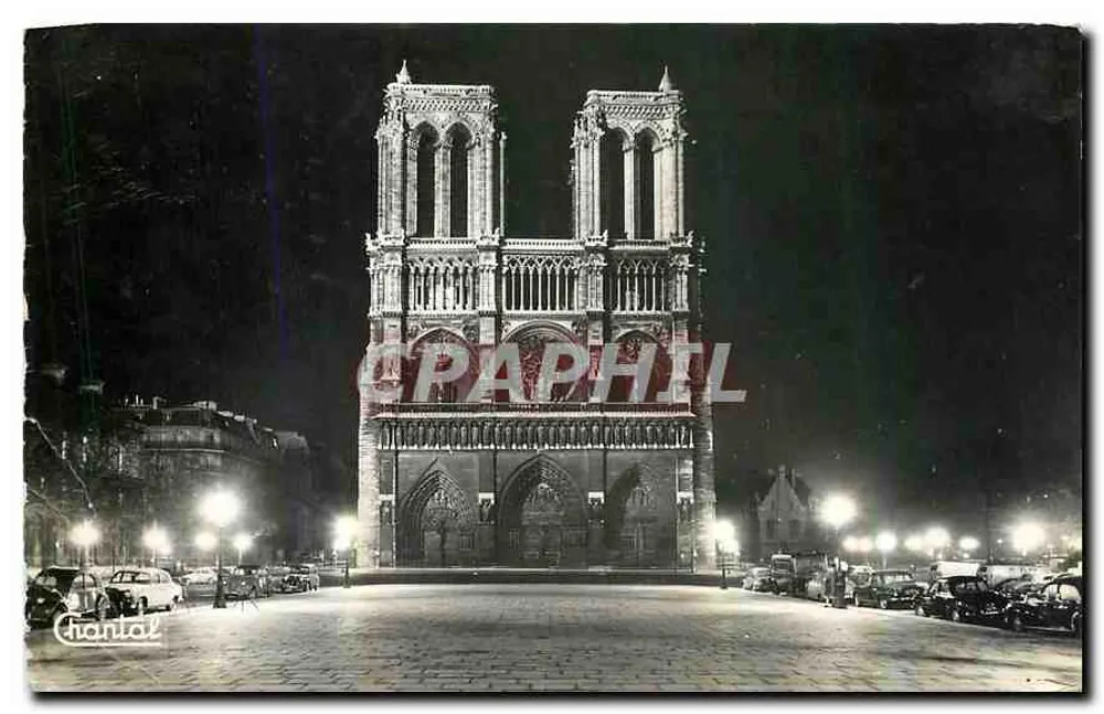 Notre-Dame de Paris — façade illuminée la nuit — Éditions Chantal - Frente