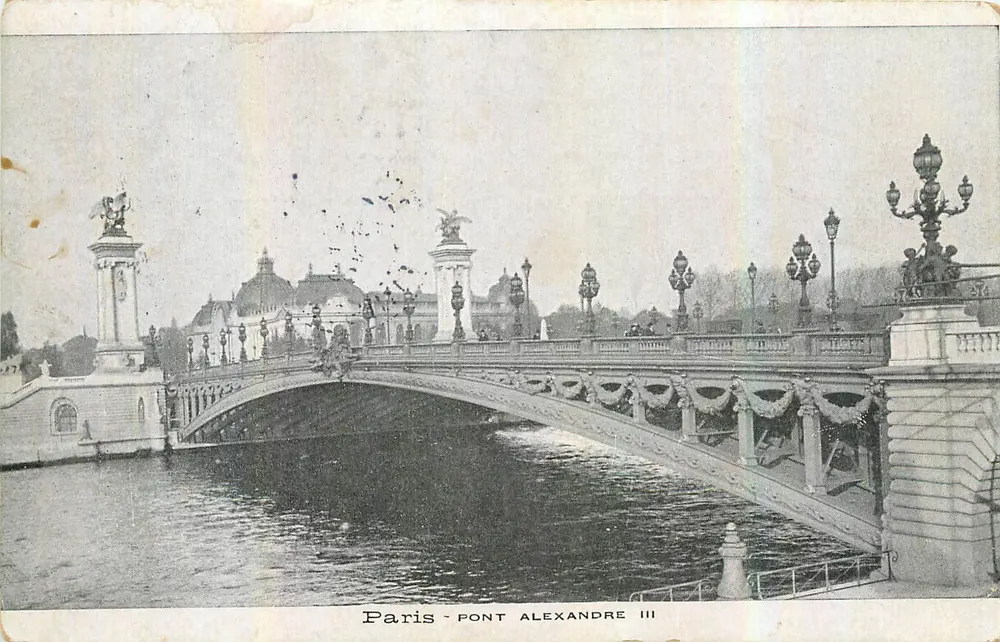 Paris - Ponte Alexandre III — vista da ponte decorada com estátuas e lanternas, editor não identificado - Frente